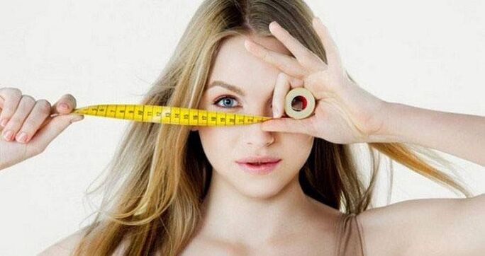 La fille a perdu 3 kg en une semaine grâce aux jours de jeûne. 